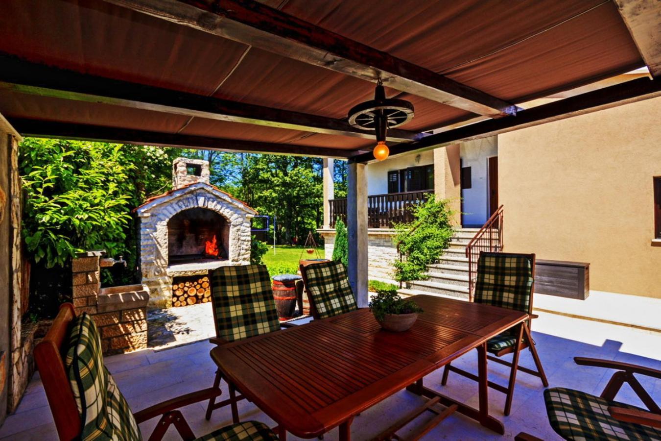 Villa Ferlini In Central Istria With Private 10000 M2 Garden Svetvinčenat Exterior foto