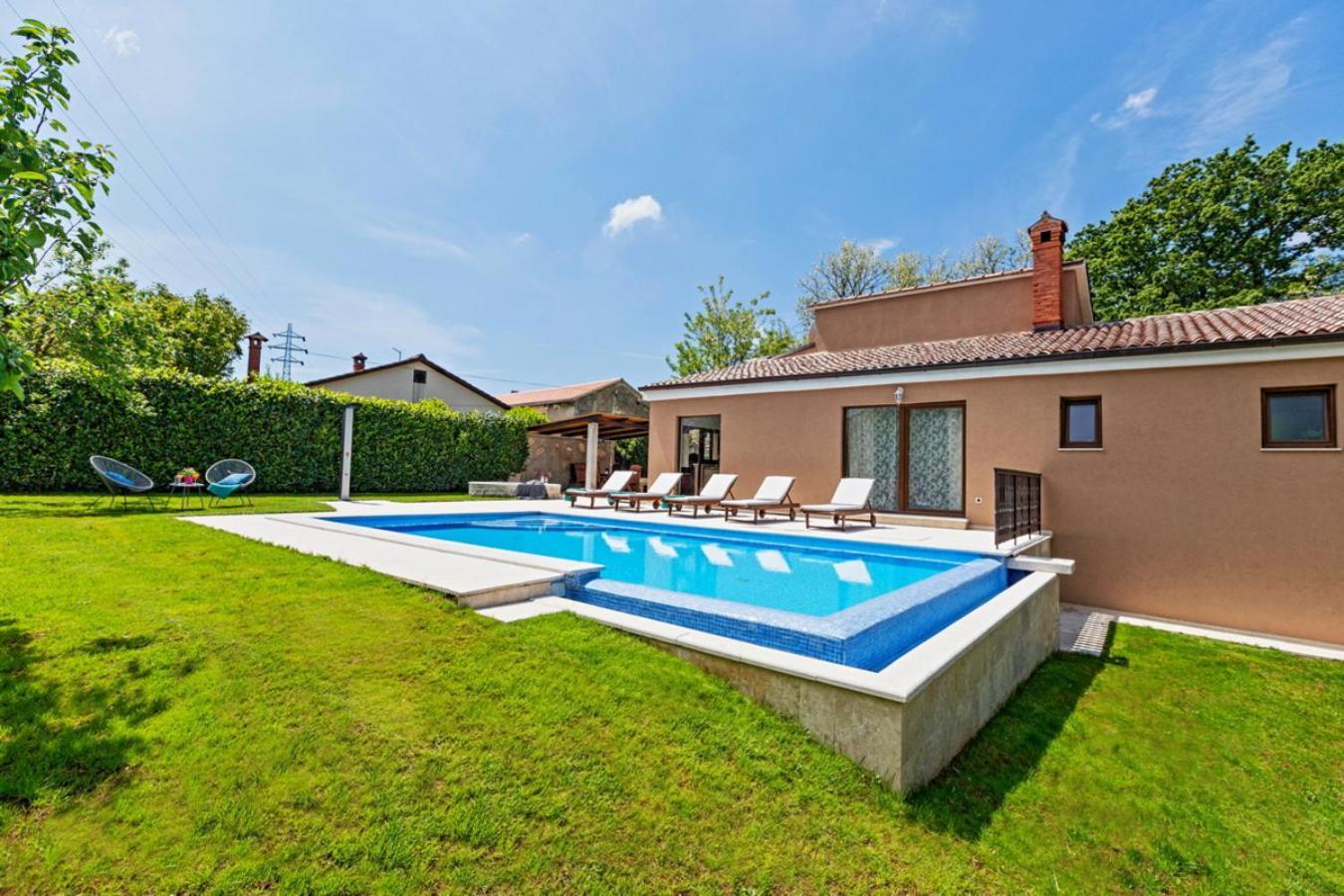 Villa Ferlini In Central Istria With Private 10000 M2 Garden Svetvinčenat Exterior foto